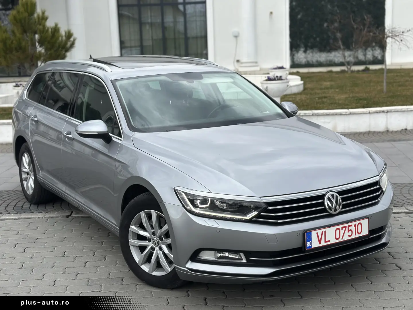Volkswagen Passat   RAR Efectuat   Panoramic   Bord Digital