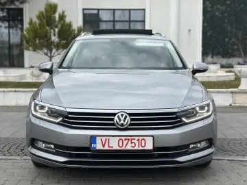 Volkswagen Passat   RAR Efectuat   Panoramic   Bord Digital