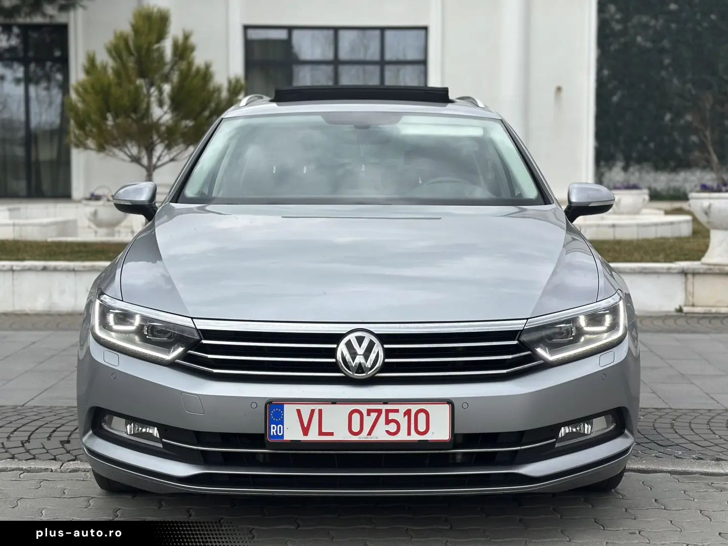 Volkswagen Passat   RAR Efectuat   Panoramic   Bord Digital