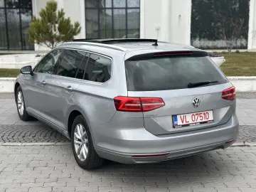 Volkswagen Passat   RAR Efectuat   Panoramic   Bord Digital
