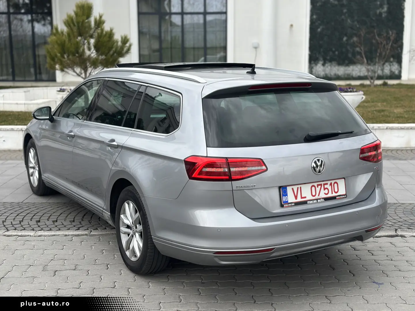 Volkswagen Passat   RAR Efectuat   Panoramic   Bord Digital