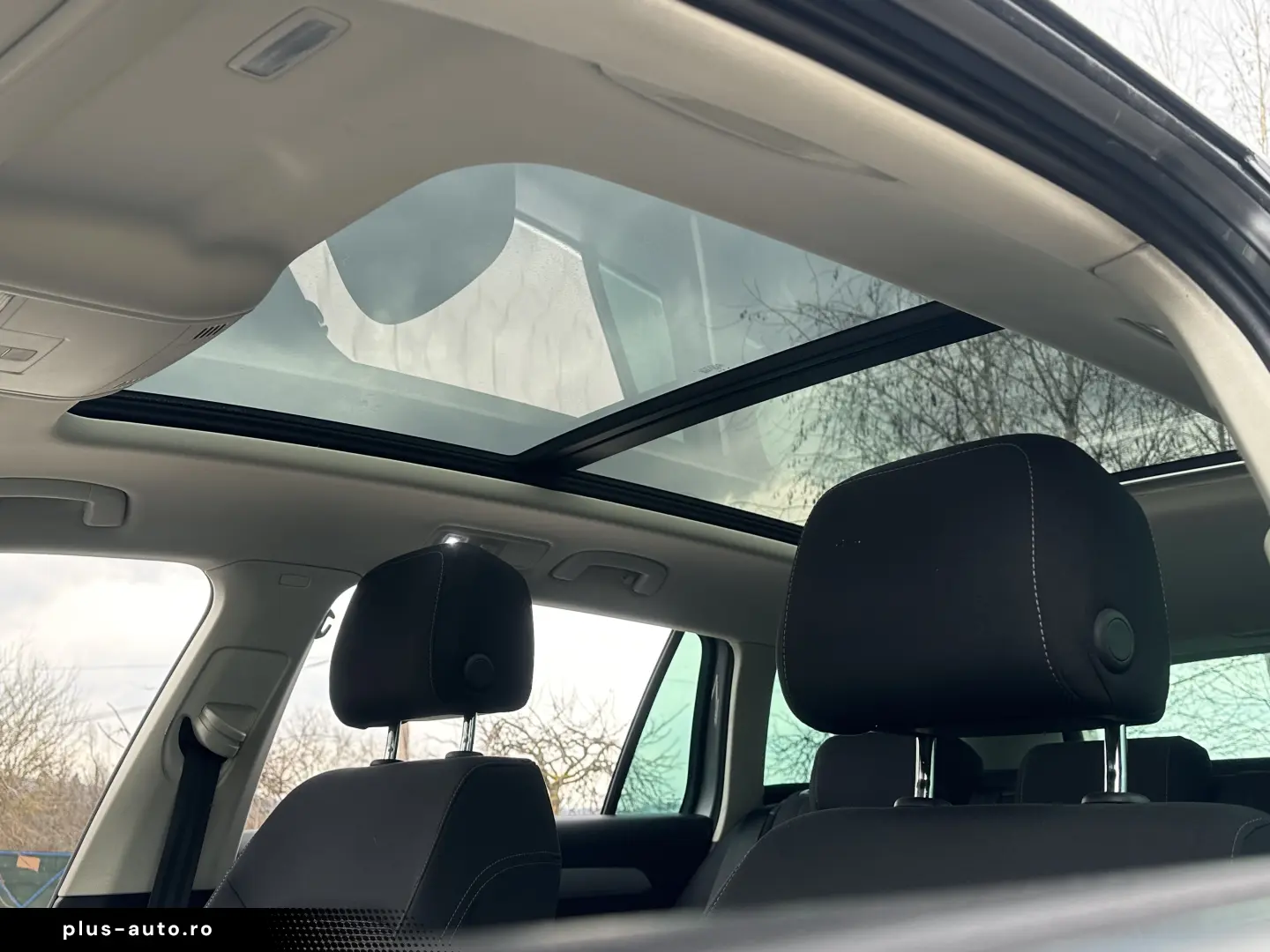 Volkswagen Passat   RAR Efectuat   Panoramic   Bord Digital