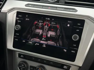 Volkswagen Passat   RAR Efectuat   Panoramic   Bord Digital