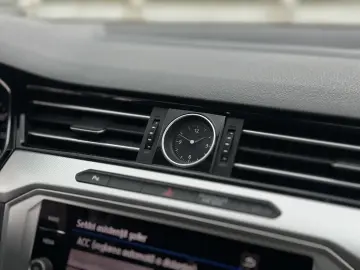 Volkswagen Passat   RAR Efectuat   Panoramic   Bord Digital