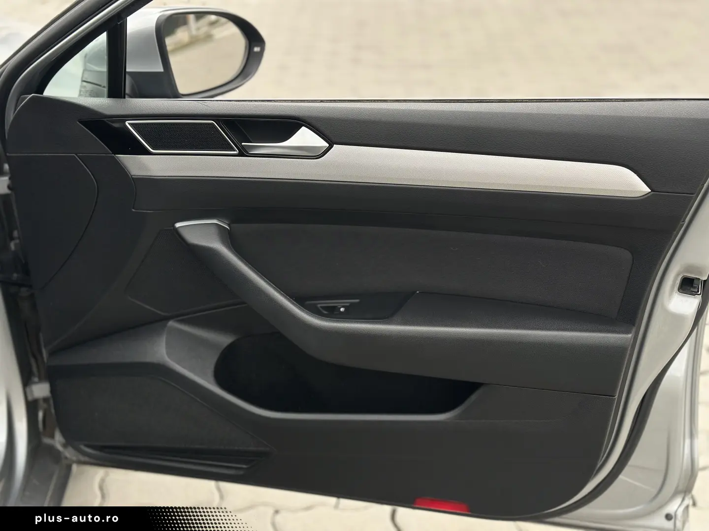 Volkswagen Passat   RAR Efectuat   Panoramic   Bord Digital