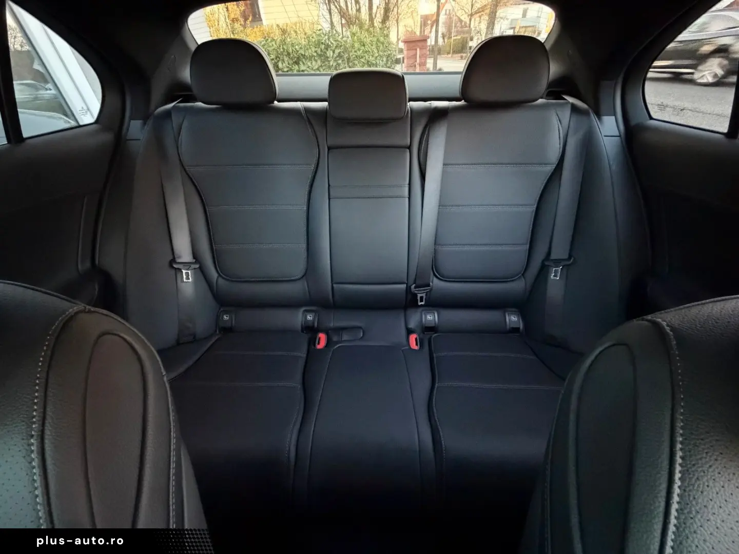 MERCEDES-BENZ C 300 4M AMG  Night Pano 19  Massage DISTRO