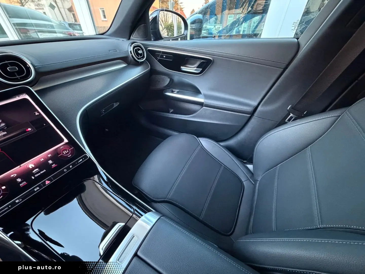 MERCEDES-BENZ C 300 4M AMG  Night Pano 19  Massage DISTRO