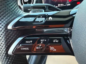 MERCEDES-BENZ C 300 4M AMG  Night Pano 19  Massage DISTRO