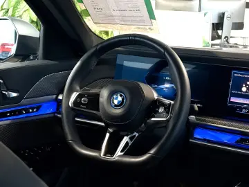 BMW i7 xDrive60 (G70E) M Sport Pro  A-LED Carbon 360