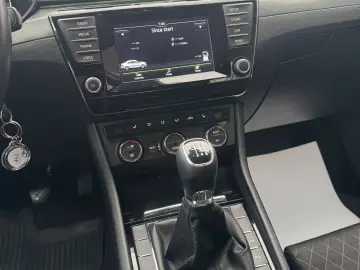 Skoda Superb 2015 10