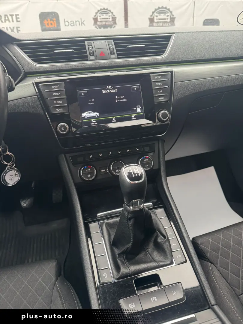 Skoda Superb 2015 10