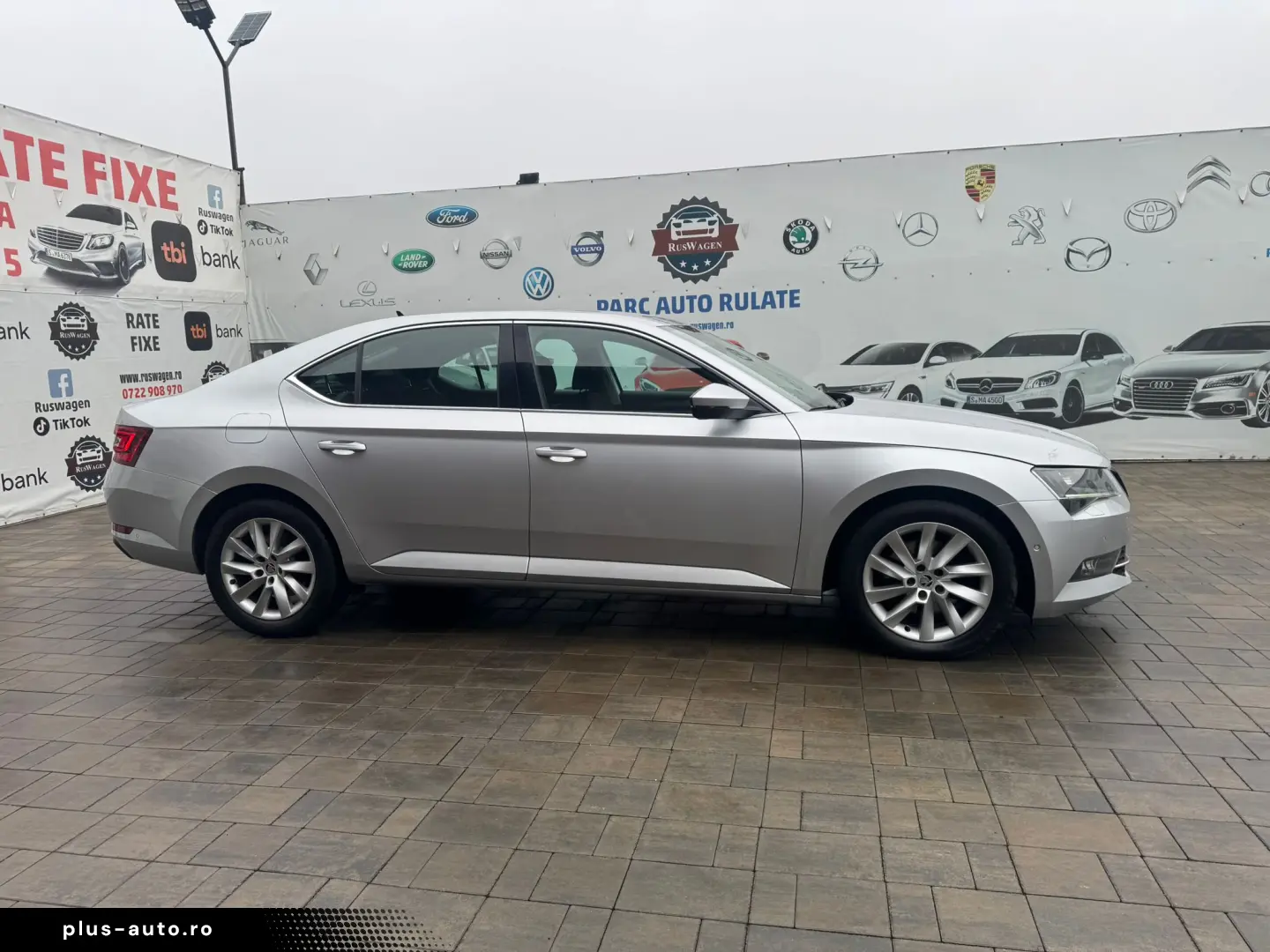 Skoda Superb 2015 10