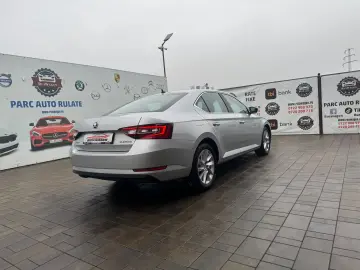 Skoda Superb 2015 10