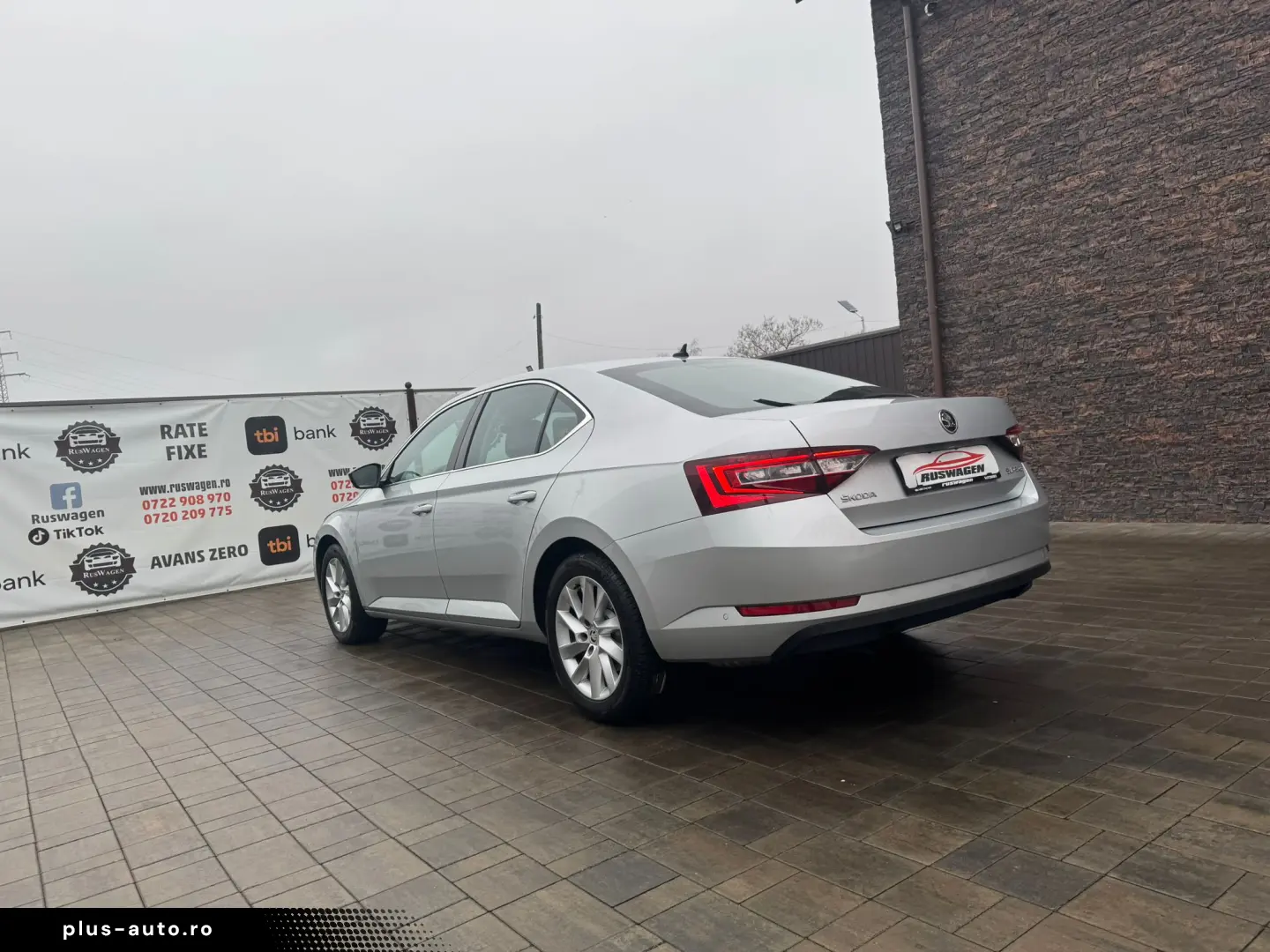 Skoda Superb 2015 10