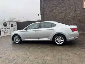 Skoda Superb 2015 10