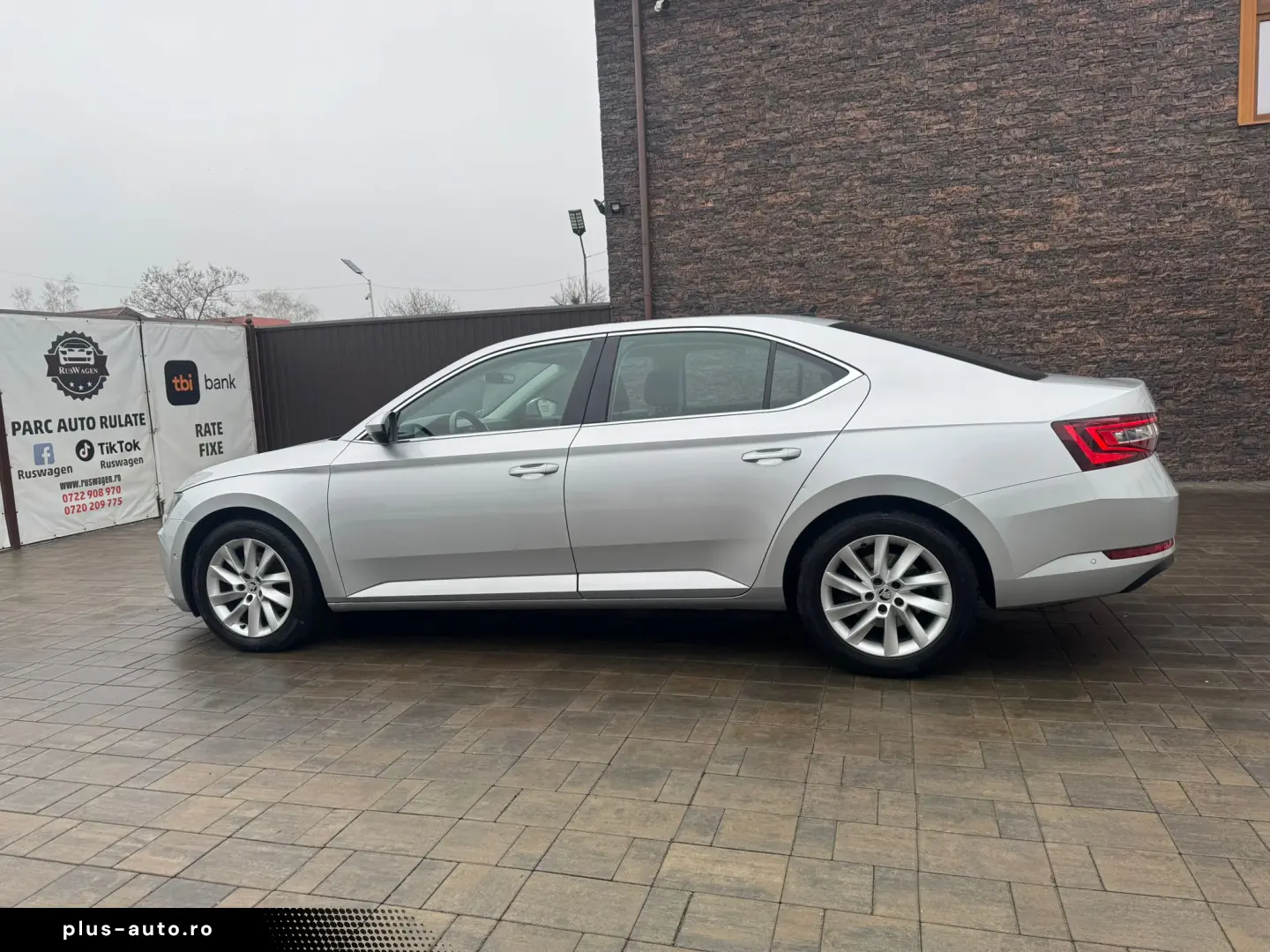 Skoda Superb 2015 10