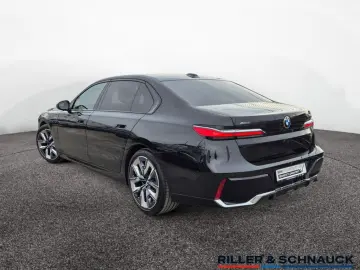 BMW 740d xDrive M Sport TV LOUNGE SEATING AHK 21ZOLL