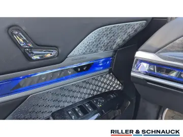 BMW 740d xDrive M Sport TV LOUNGE SEATING AHK 21ZOLL