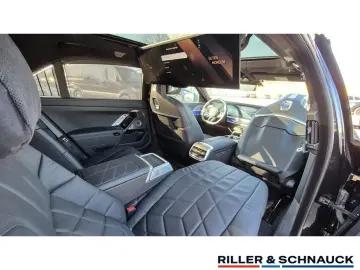 BMW 740d xDrive M Sport TV LOUNGE SEATING AHK 21ZOLL