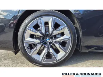 BMW 740d xDrive M Sport TV LOUNGE SEATING AHK 21ZOLL