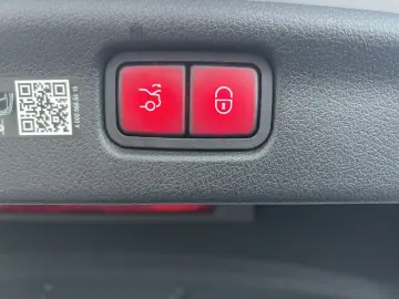 MERCEDES-BENZ C300 de 4M AMG Premium DISTRO Carbon H…