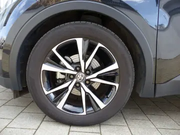 TOYOTA C-HR 1.8 Hybrid FWD Navi LED Cam SHZ el.Heckkl.