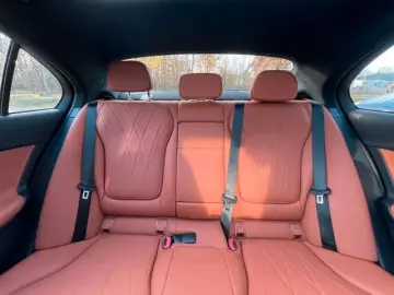 MERCEDES-BENZ C 300 de 4M AMG Burm KeyGo S-Dach TWA …