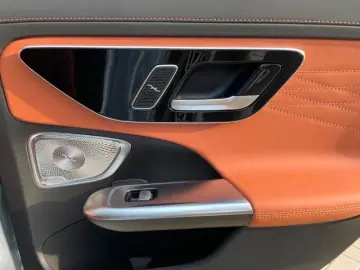 MERCEDES-BENZ C 300 de 4M AMG Burm KeyGo S-Dach TWA …