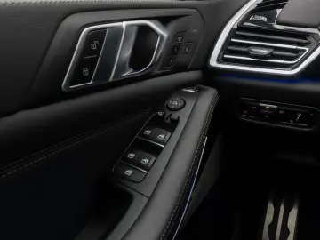 BMW X5 xD40d M Sport Panorama DAB Laser 360 HUD 21Zl