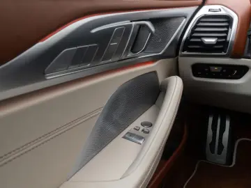 BMW M850i xD Coupé B&W 360 Laser DAB Individual Voll