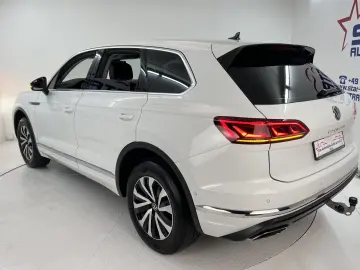 VW Touareg Elegance 4Motion 3 0 V6 TDI-170kW H.UP