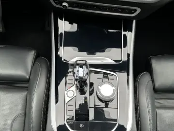 BMW X5 M50i NAV LASER ACC HEAD-UP PANO 22ZO 360  H&K