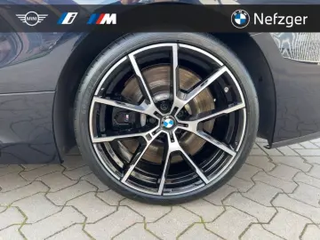 BMW M850 i xDrive Coupe Laserlicht B&W Shadow Line