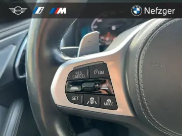 BMW M850 i xDrive Coupe Laserlicht B&W Shadow Line