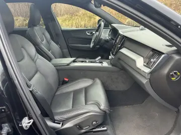 ANDERE Volvo XC 60 T6 Plug-in hybrid Ultra Dark - 2025