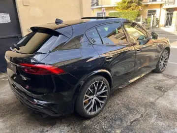 ANDERE MASERATI Grecale V6 530 CV AWD Trofeo