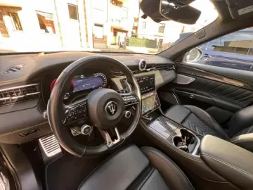 ANDERE MASERATI Grecale V6 530 CV AWD Trofeo