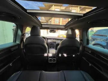 ANDERE MASERATI Grecale V6 530 CV AWD Trofeo