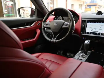 ANDERE Maserati Levante MHEV 330 CV AWD GT