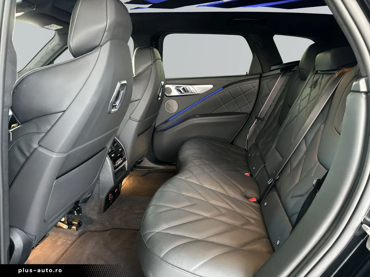 BMW XM 50e _ 23  LC Prof. HUD H K AHK