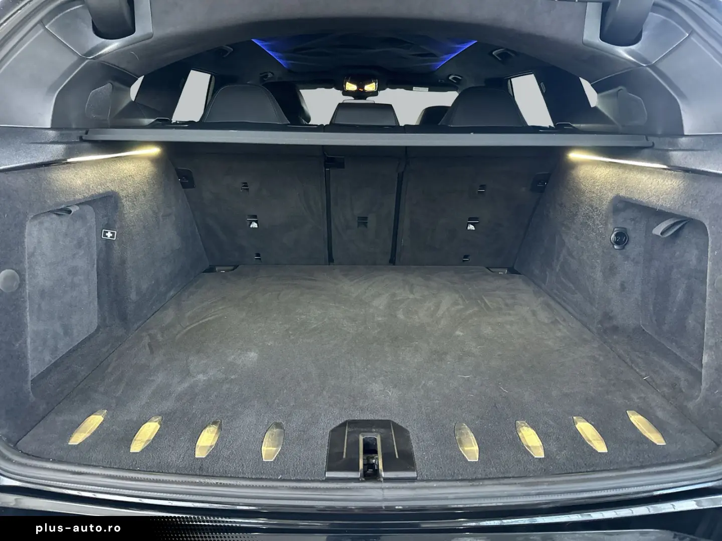 BMW XM 50e _ 23  LC Prof. HUD H K AHK