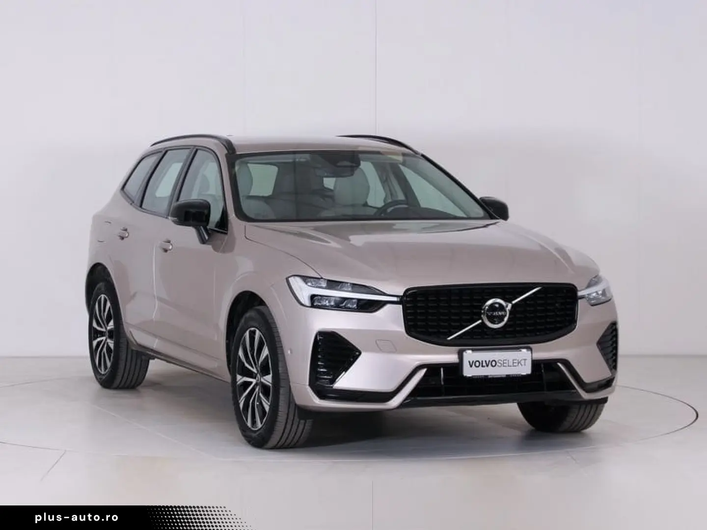 ANDERE Volvo XC60 B4 (d) AWD AUT PLUS DARK   AUTOCARRO
