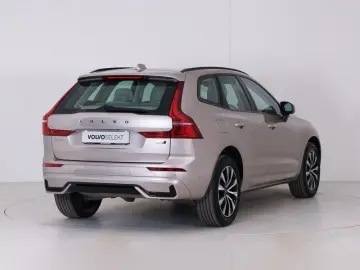 ANDERE Volvo XC60 B4 (d) AWD AUT PLUS DARK   AUTOCARRO