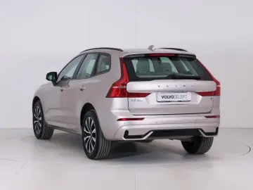 ANDERE Volvo XC60 B4 (d) AWD AUT PLUS DARK   AUTOCARRO