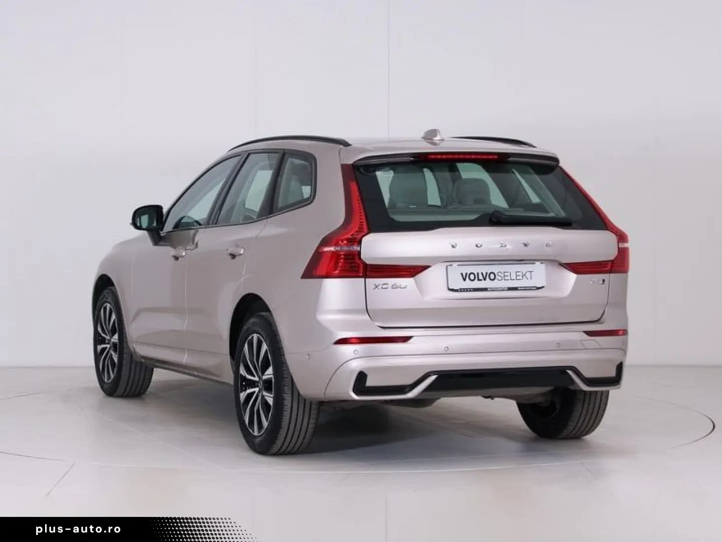 ANDERE Volvo XC60 B4 (d) AWD AUT PLUS DARK   AUTOCARRO