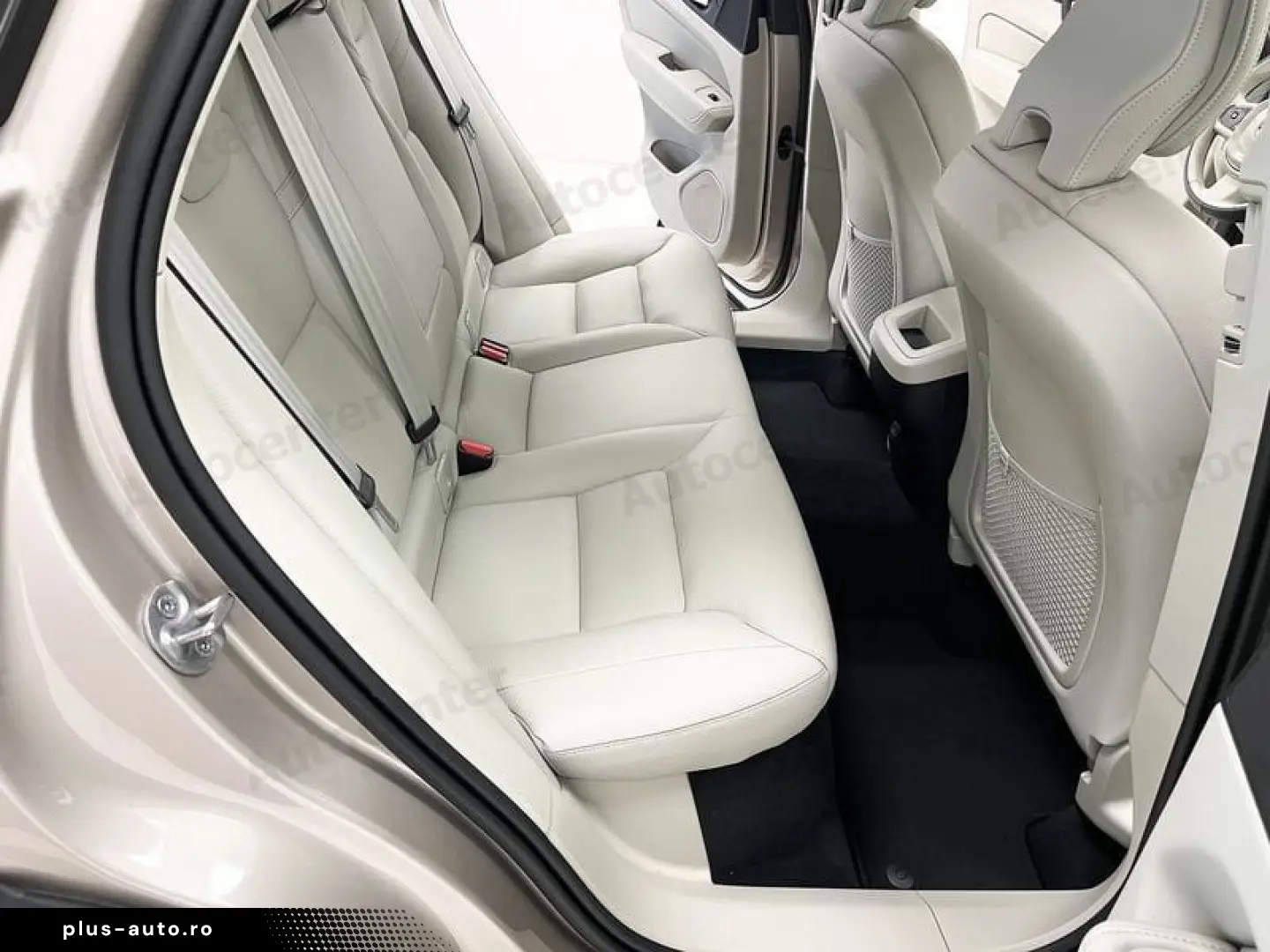 ANDERE Volvo XC60 B4 (d) AWD AUT PLUS DARK   AUTOCARRO