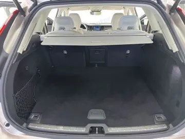 ANDERE Volvo XC60 B4 (d) AWD AUT PLUS DARK   AUTOCARRO