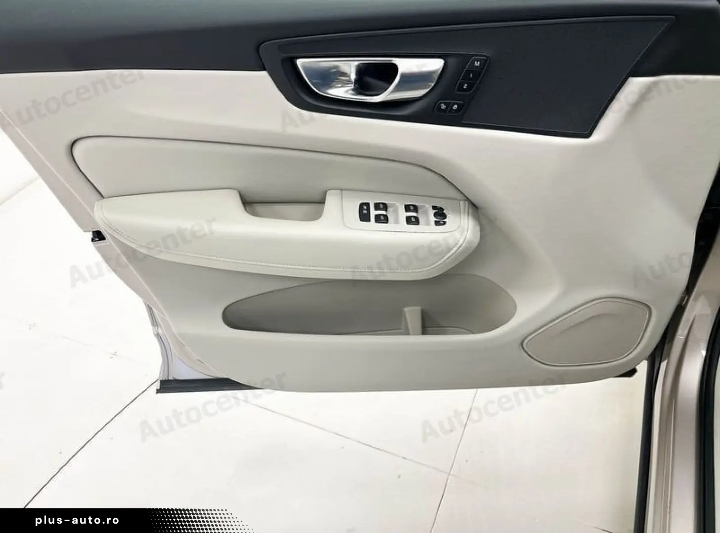 ANDERE Volvo XC60 B4 (d) AWD AUT PLUS DARK   AUTOCARRO