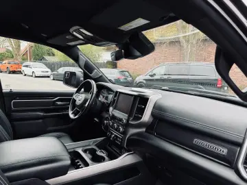 DODGE OFFROAD LIMITED RAMBOX AHK NAVI PDC GARANTIE LIF