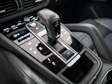 ANDERE Porsche Cayenne 3.0 V6 E-Hybrid Platinum Edition